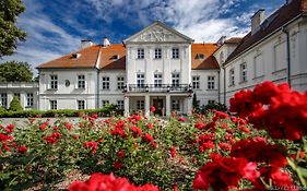 Palac Pod Kampinosem - Blisko Warszawy